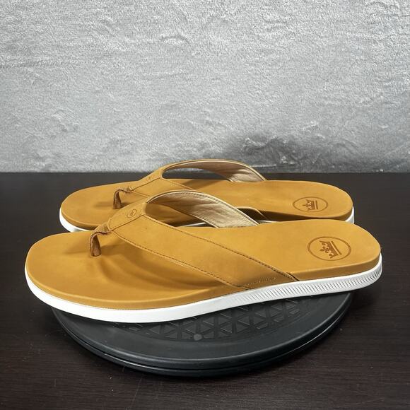 Peter Millar Mens Size US 13 Hyperlight Slide Nubuck Tan Thong Flip Flop Sandals - Picture 3 of 10